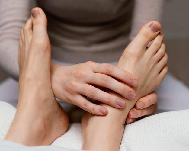 Hallux valgus: Was hilft gegen die Fehlstellung?